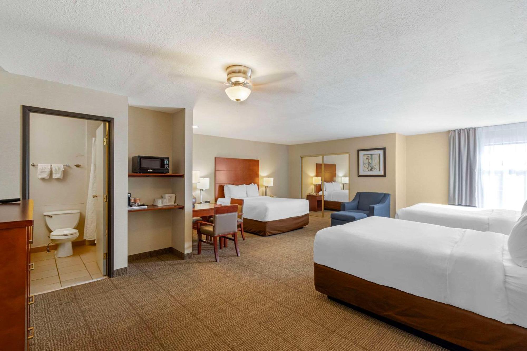 Comfort Inn & Suites Near Fallon Naval Air Station Exterior foto