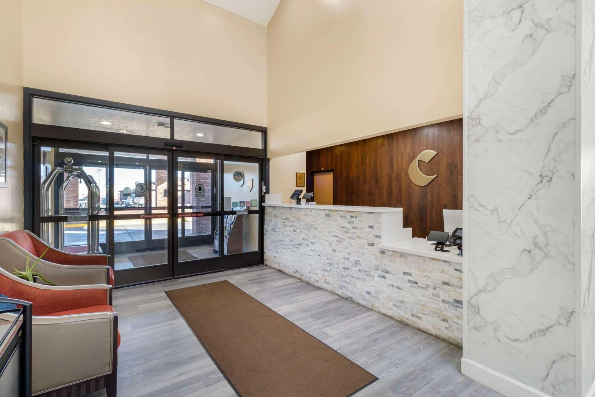 Comfort Inn & Suites Near Fallon Naval Air Station Exterior foto