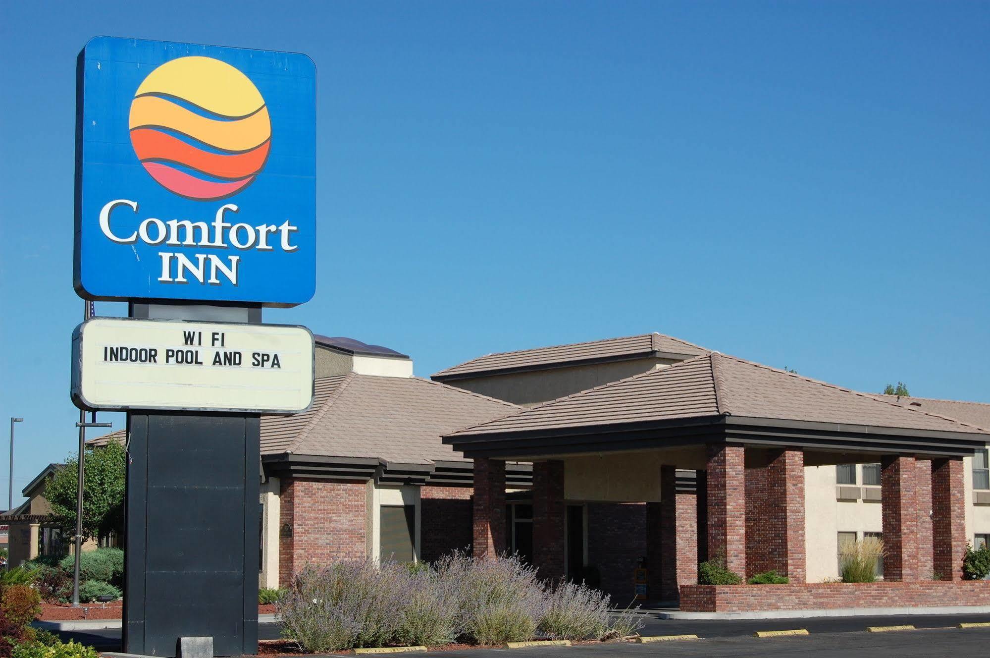 Comfort Inn & Suites Near Fallon Naval Air Station Exterior foto