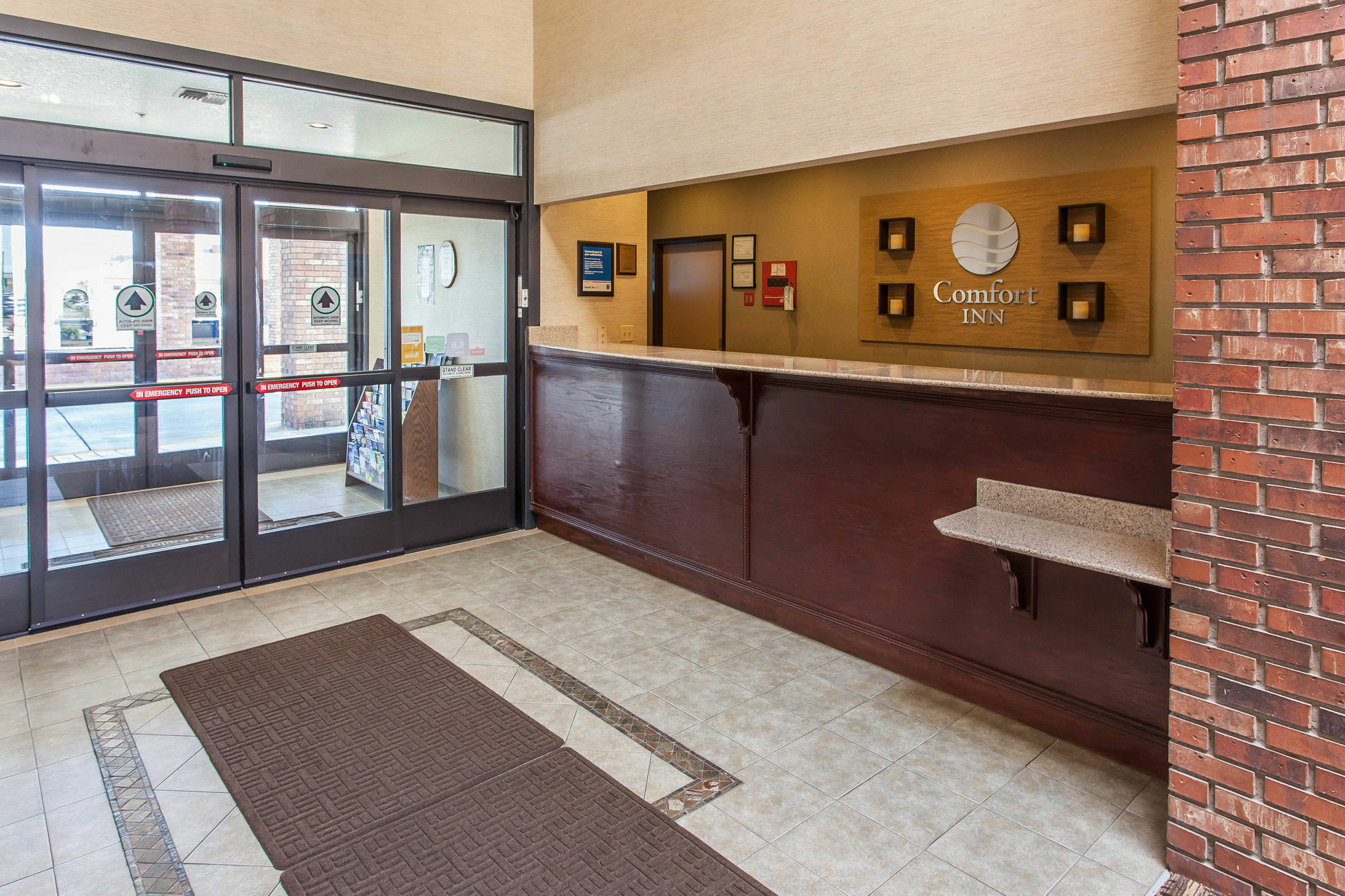 Comfort Inn & Suites Near Fallon Naval Air Station Exterior foto